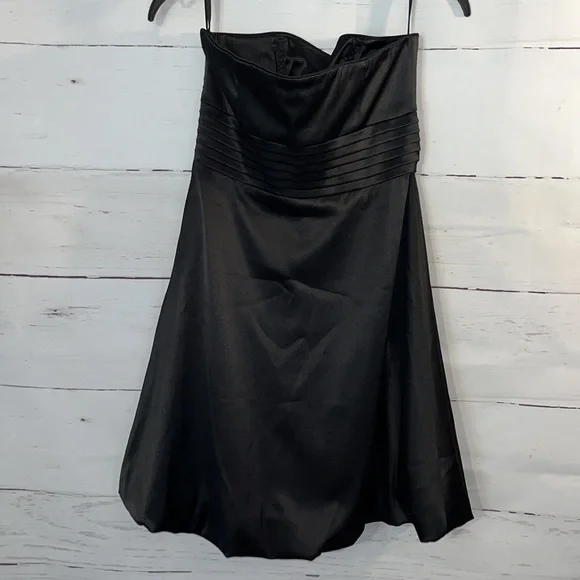 White House Black Market Strapless Little Black Dress sz 2 - Picture 3 of 9